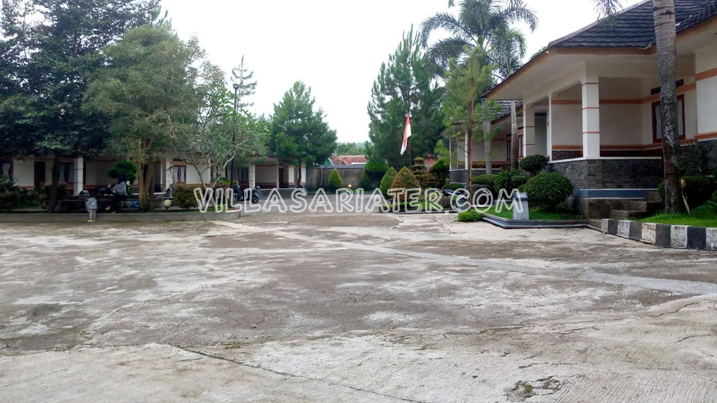 Sewa Villa Ciater ada kolam air panas